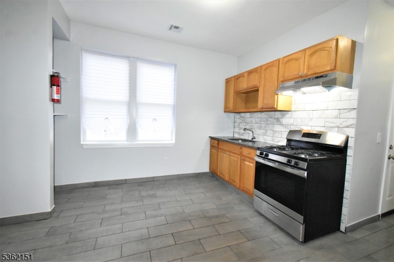 482 S 17Th St 2L