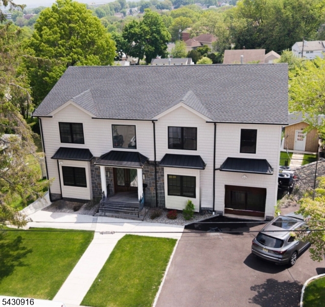 25 Mayfair Pl