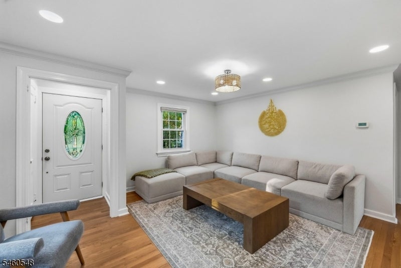 32 New St