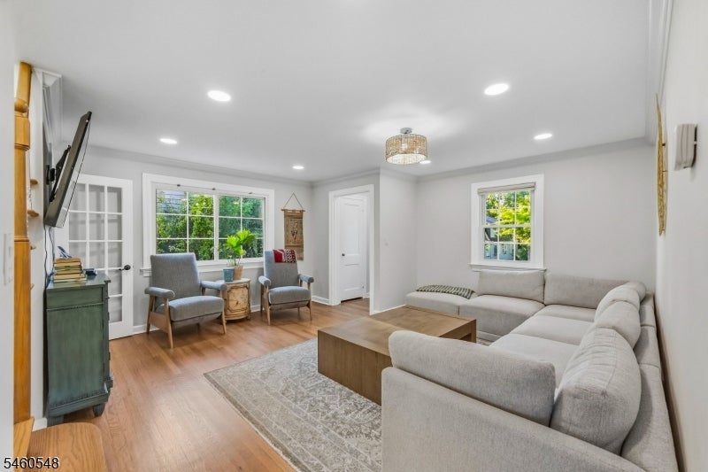 32 New St