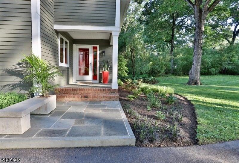 4 Deerwood Dr