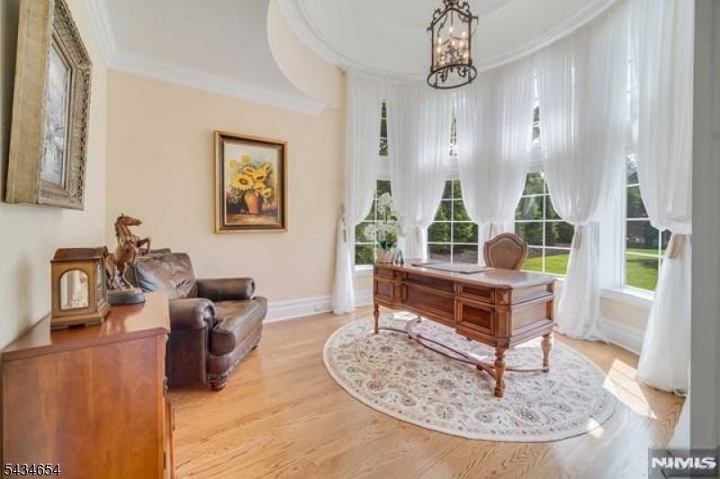 63 Grandview Ave