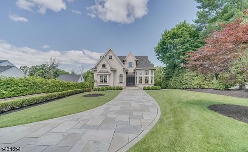 63 Grandview Ave