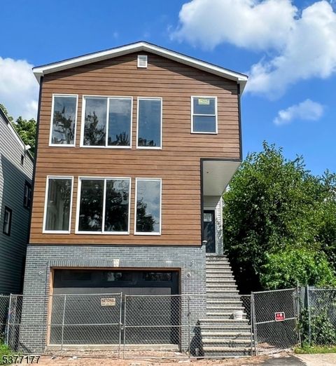 162 S 12Th St Newark City NJ 07107