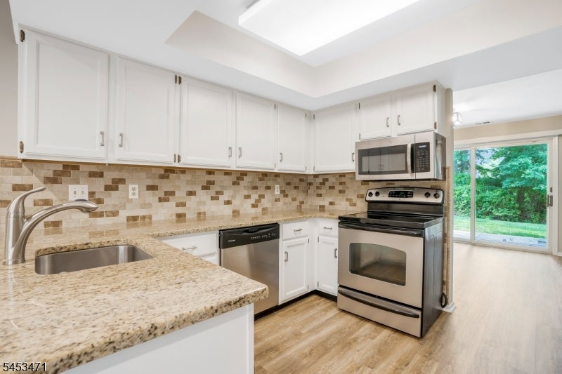 54 Eton Ct