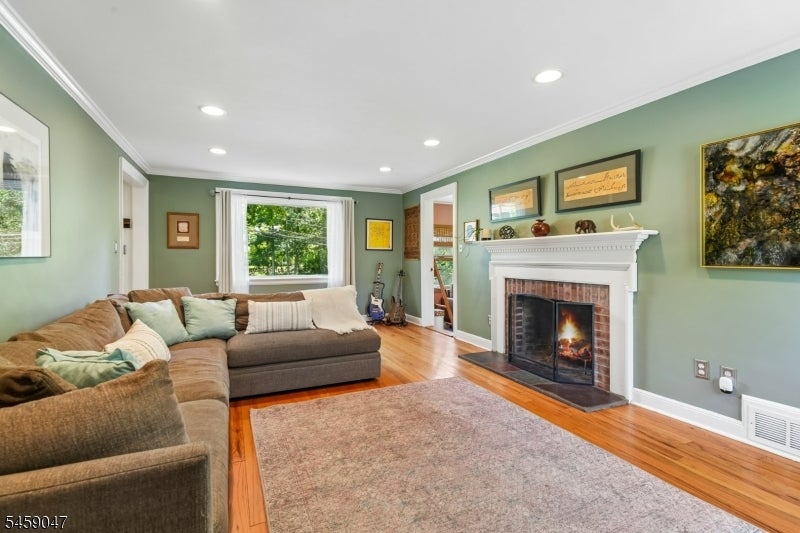 139 Forest Ave