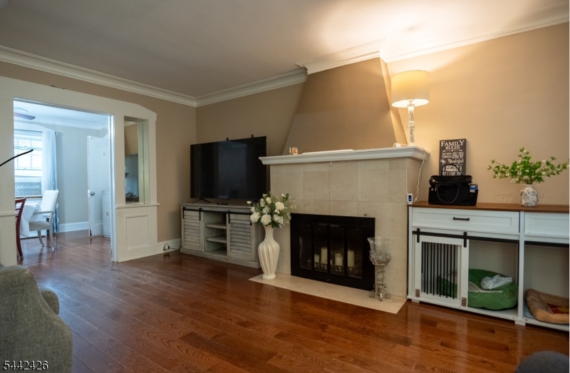 100 W Passaic Ave