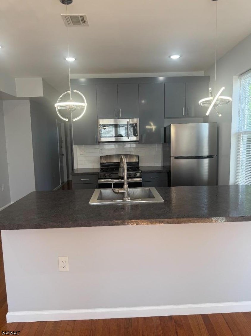 10 Walter Pl