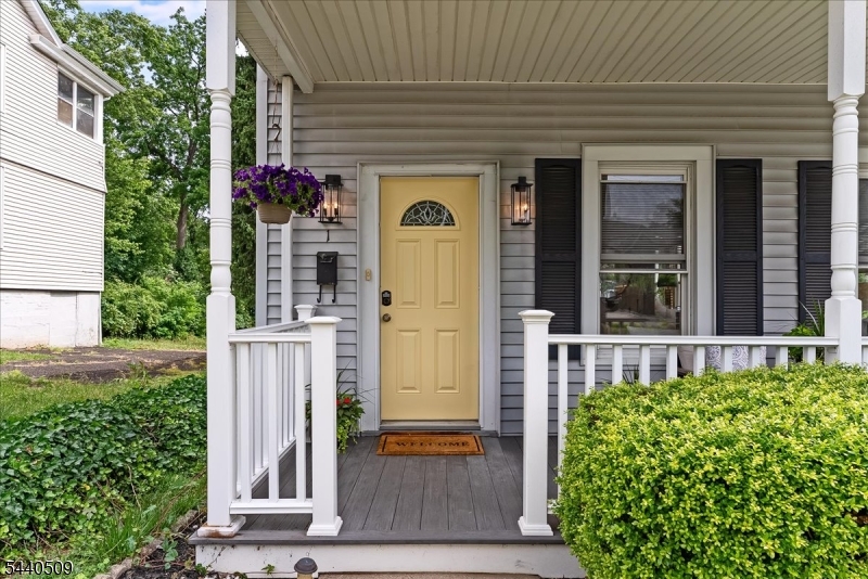 1 Locust St