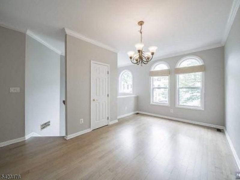451 Hartford Dr