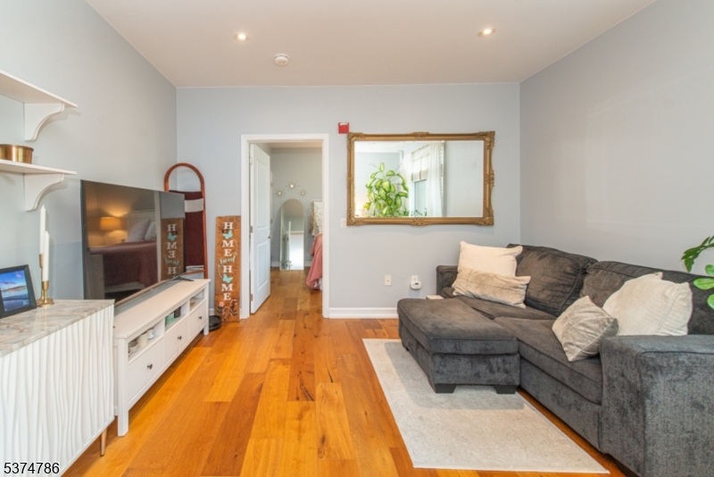 276 Chestnut St 1-G