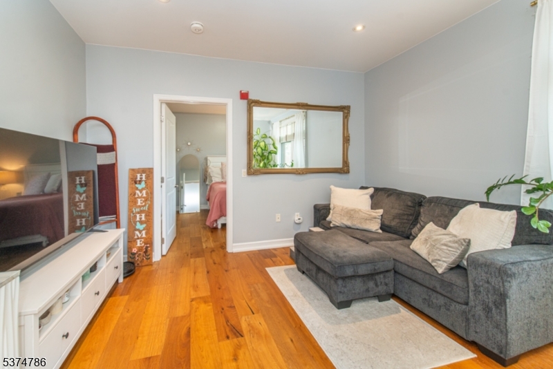 276 Chestnut St 1-G