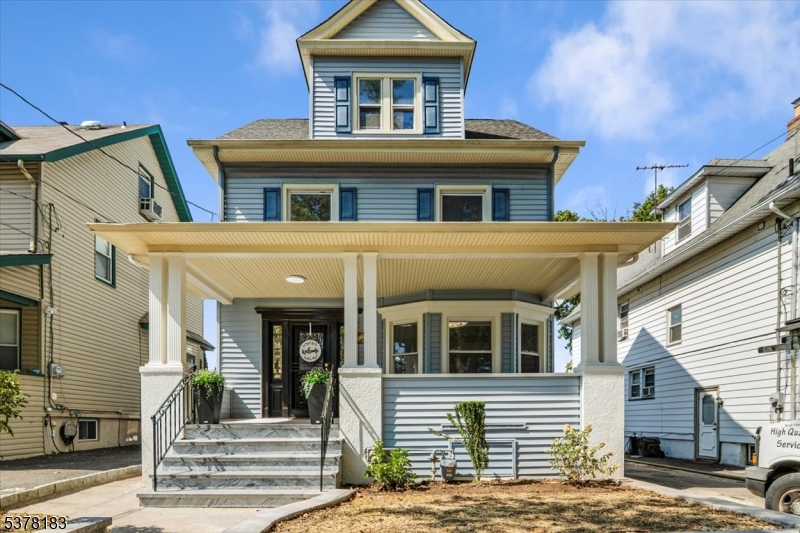 174 Demott Ave