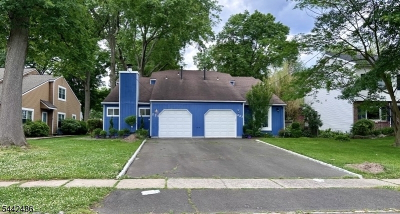 221 Myrtle Ave
