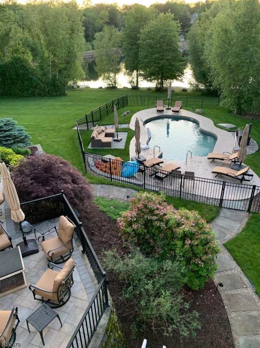 20 Kingsbrook Ct