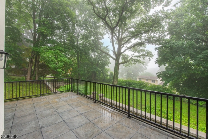 24 Hillcrest Rd