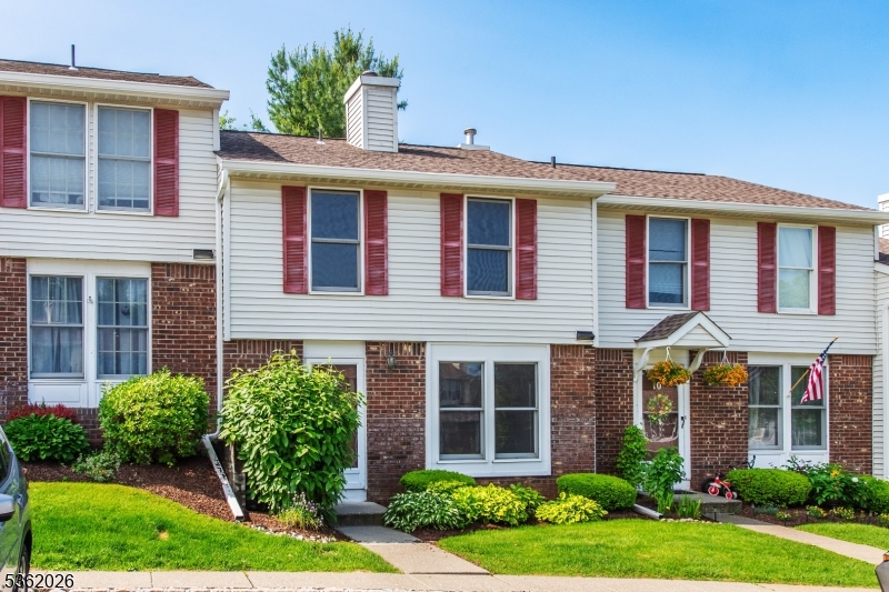 12 Liberty Ln