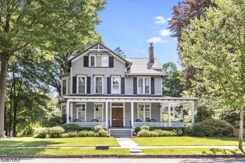 79 Forest Ave