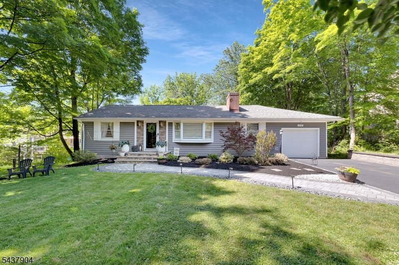 231 Stirling Rd