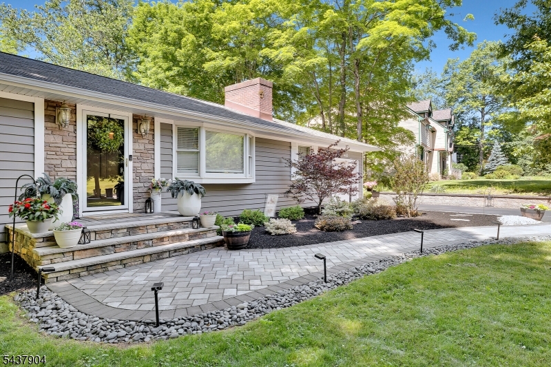 231 Stirling Rd