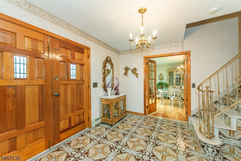 21 Bates Dr