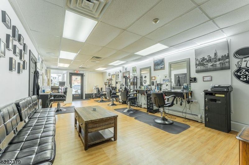 147 N Broadway