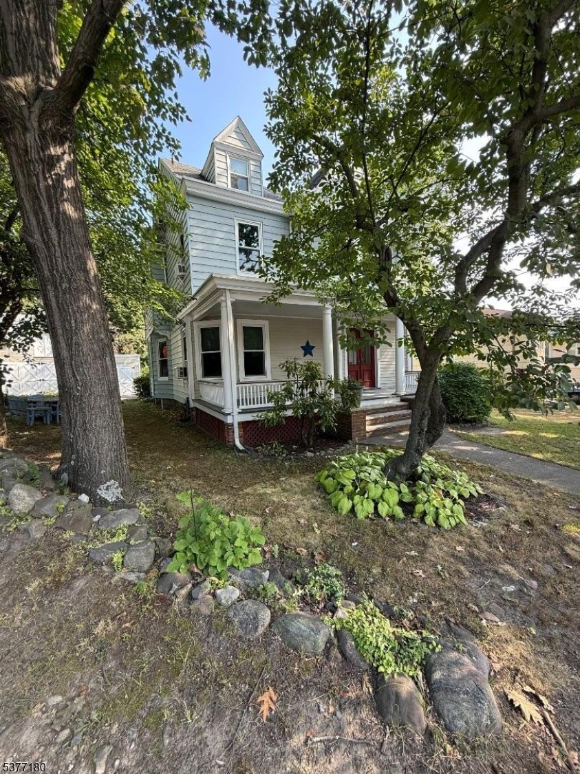 57 Pompton Rd