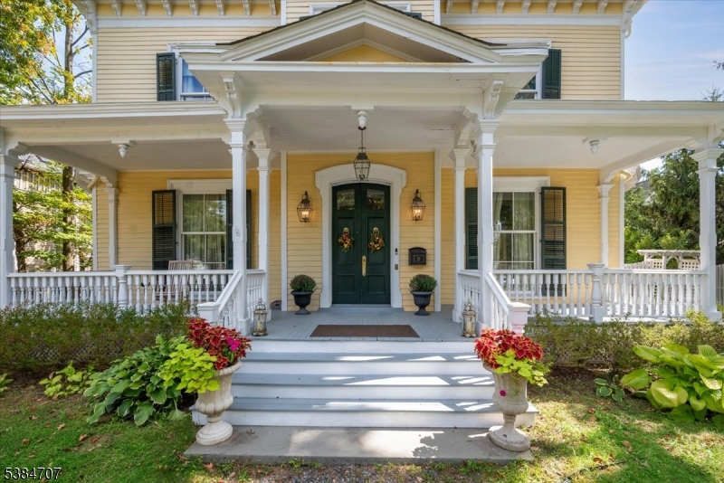 21 Franklin Pl