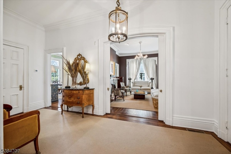 21 Franklin Pl