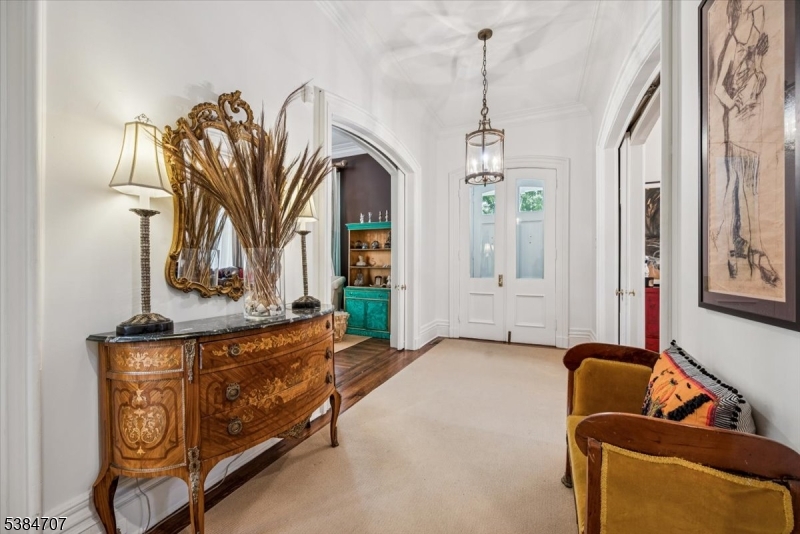 21 Franklin Pl