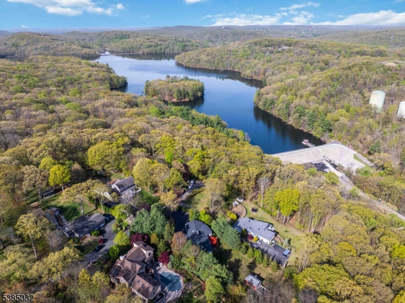 6 Seabert Ln