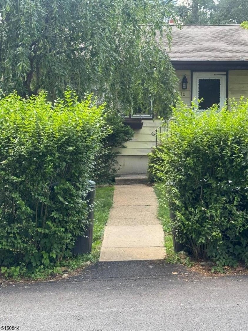 30 Terrence Ave