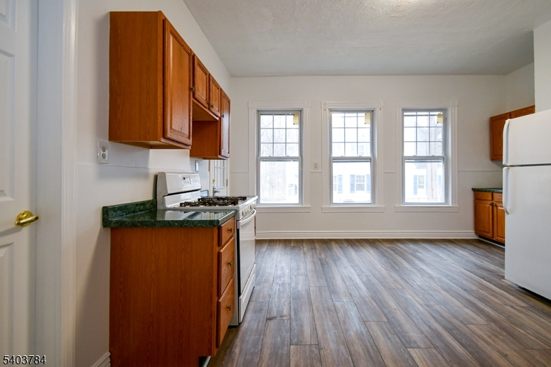 1176 Woodland Ave 1A