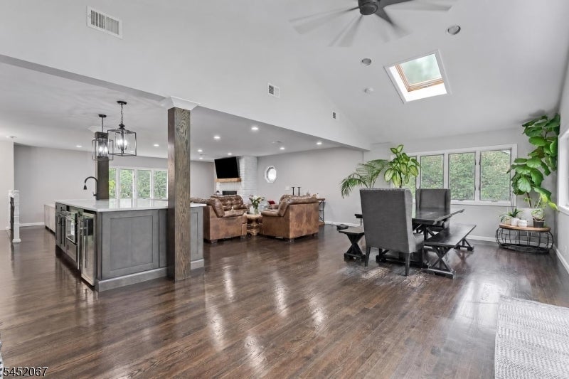 23 Douglas Dr