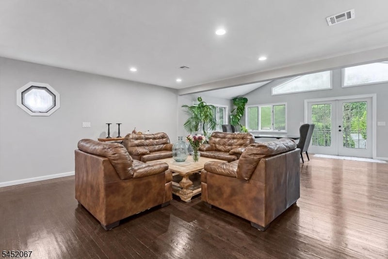 23 Douglas Dr