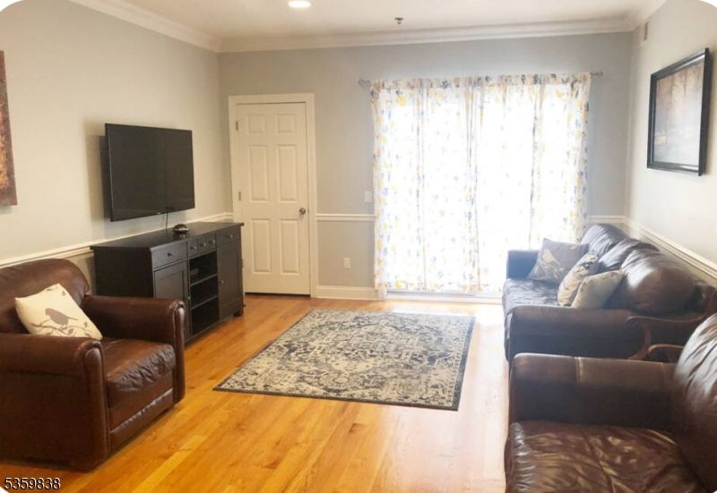 15-19 Tichenor Ln C1403 403