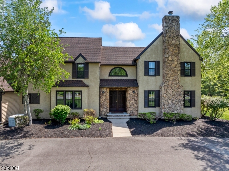 6 Miller Farm Rd