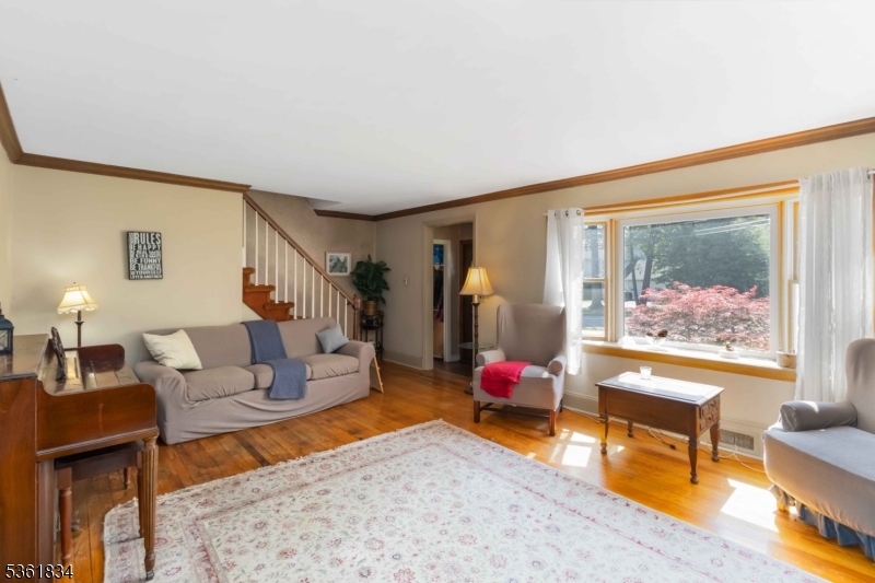 198 Lafayette Ave