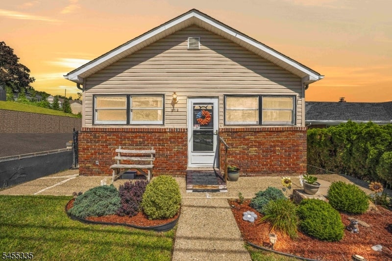 212 Gordon Ave