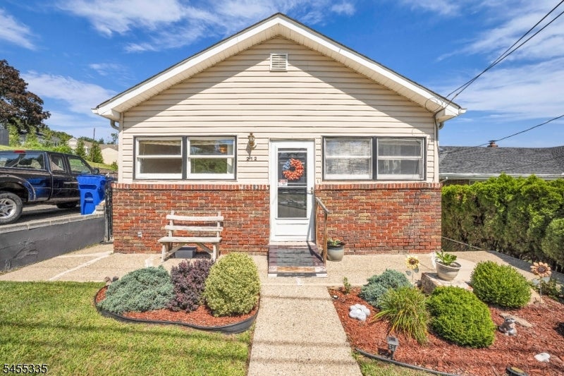 212 Gordon Ave