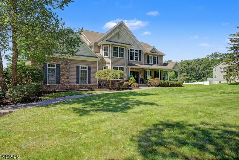 66 Upper Hibernia Rd