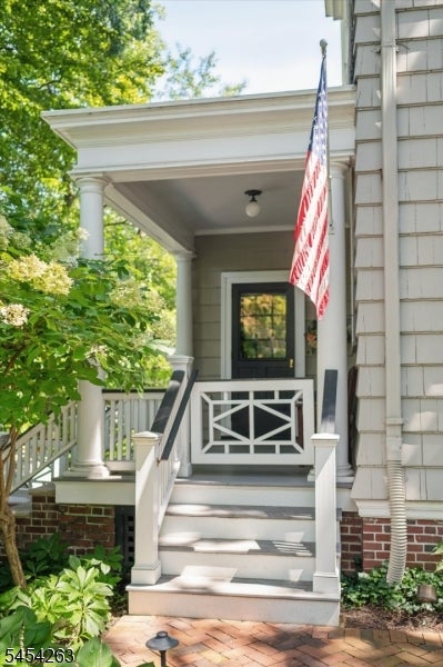 69 Forest Ave
