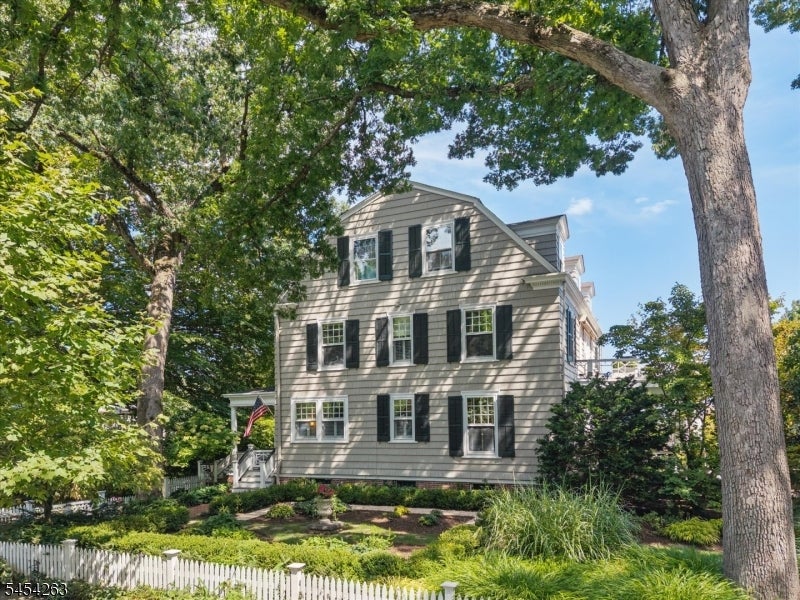 69 Forest Ave