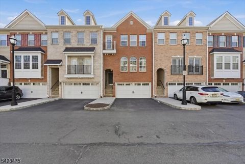41 Creekside Ct Secaucus Town NJ 07094