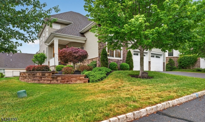 4 Mayflower Ct