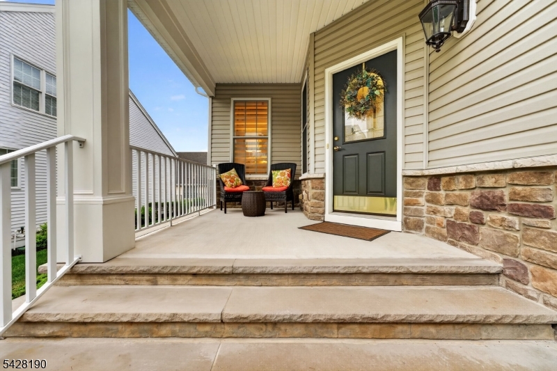 4 Mayflower Ct