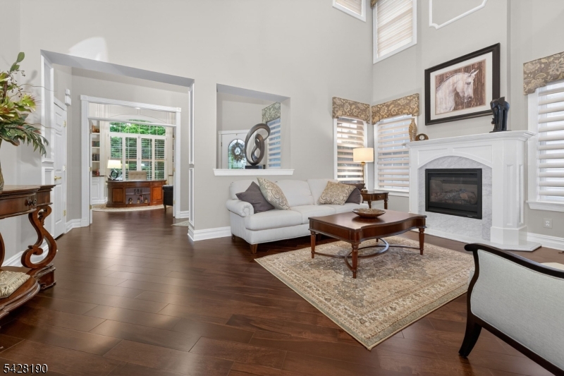 4 Mayflower Ct