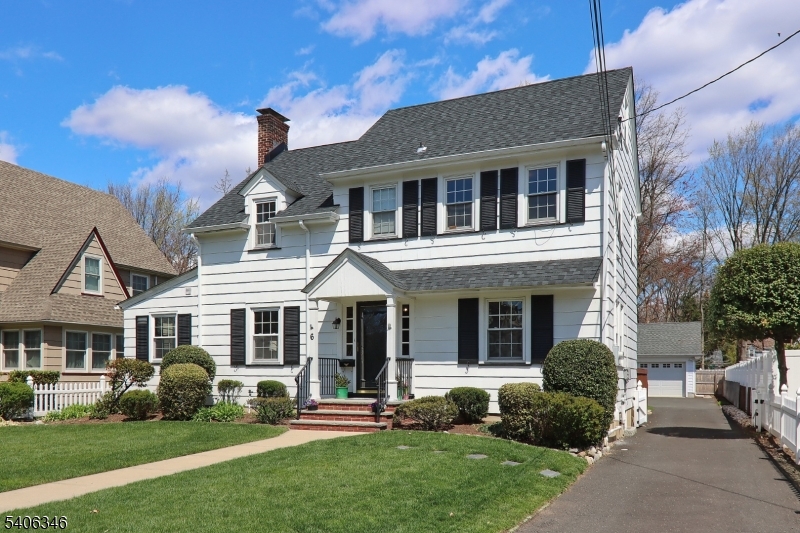 6 Manor Ave