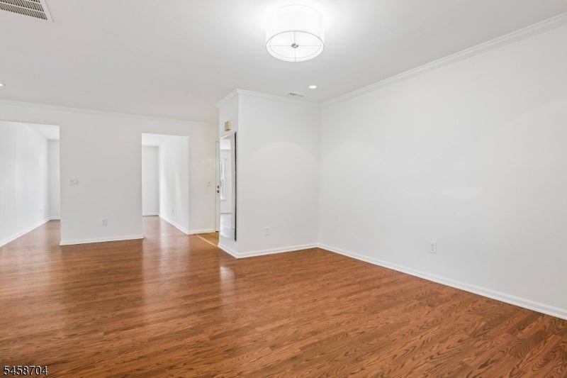 44 Jamestown Rd