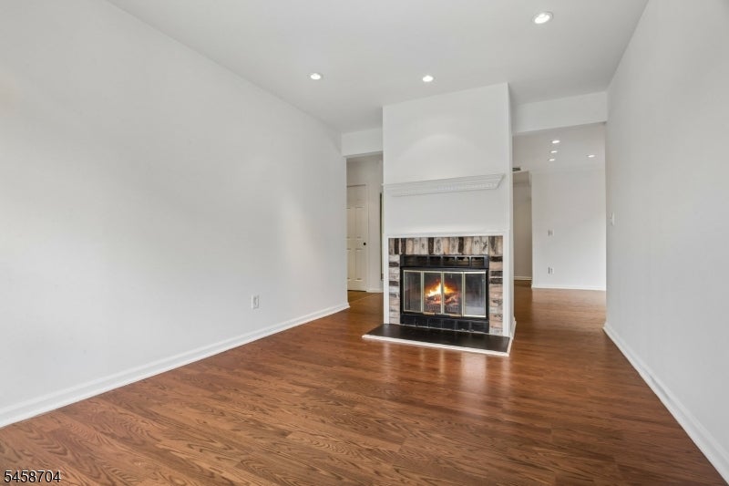 44 Jamestown Rd